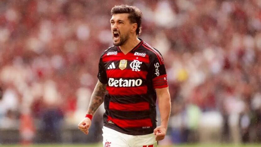 Arrascaeta fratura o punho em amistoso e vira desfalque do Flamengo