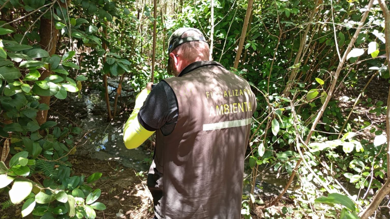 Semurb identifica esgoto na Via Costeira e Caern será autuada por infração ambiental