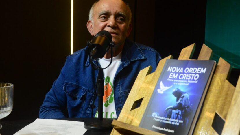 Livro propõe reflexão sobre fé e escolhas em período eleitoral