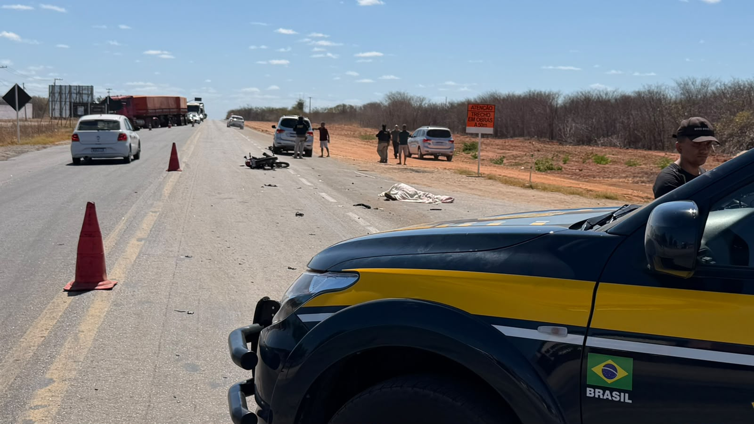 Motociclista de 39 anos morre após colisão frontal com carro na BR-304, em Assú