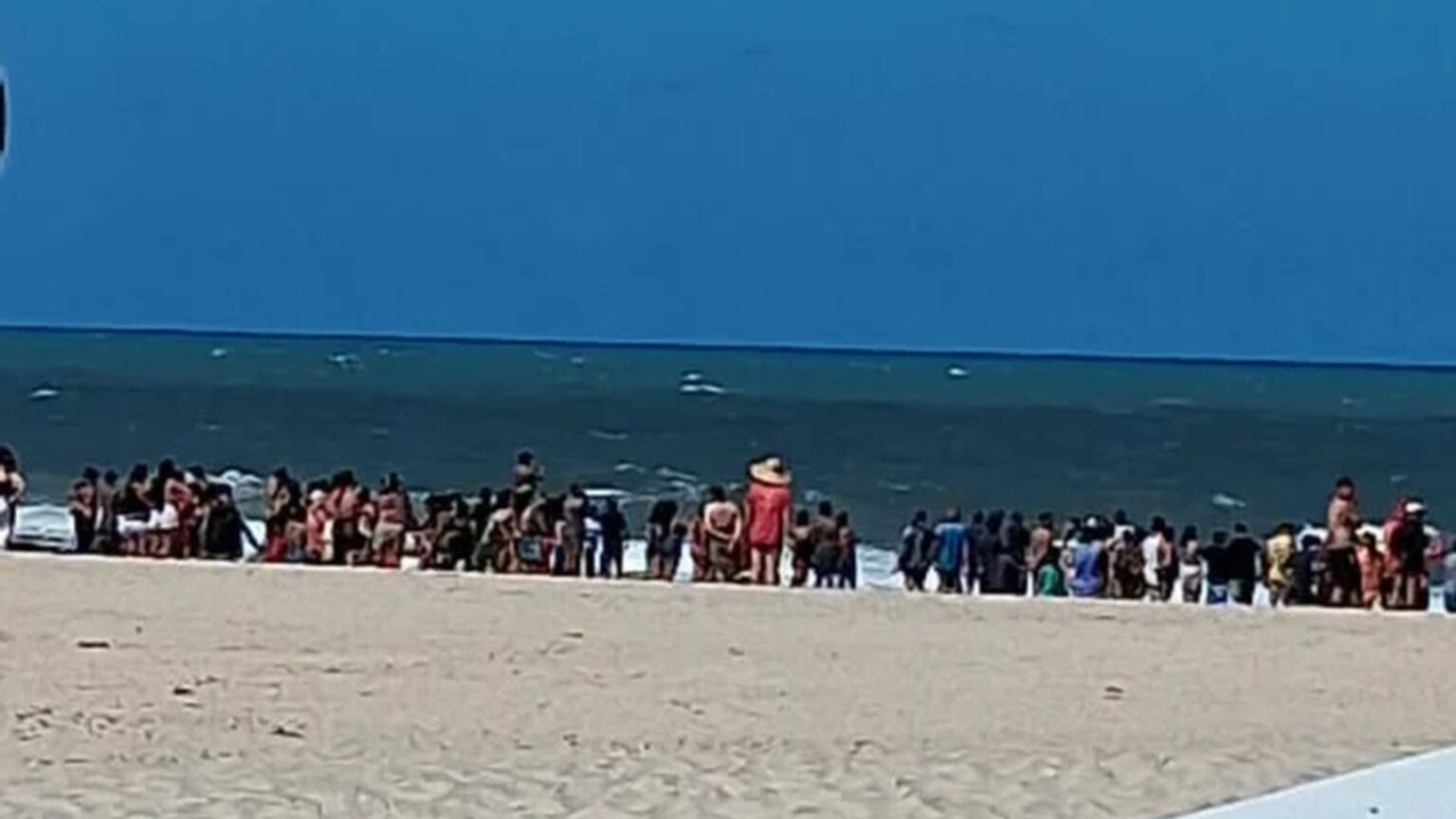 Adolescente morre afogado após ser arrastado por correnteza em Barra do Cunhaú