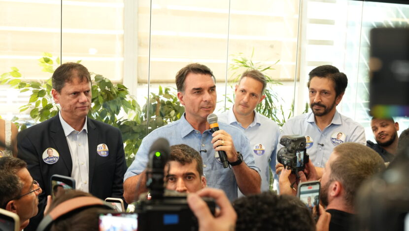 Flávio divulga vídeo de Lula contra redução da maioridade penal após presidente apoiar mudança