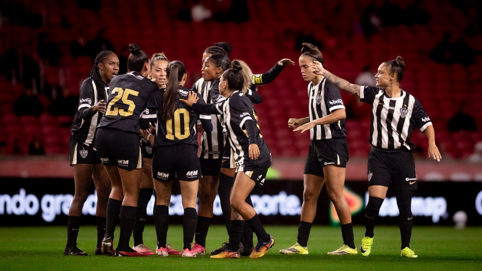 Atlético-MG e Internacional decidem vaga na semifinal feminina na terça-feira 20